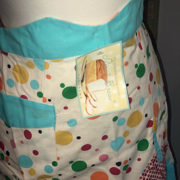 ✨NWT✨Moda Home Half Apron Cupcake Birthday Pattern with Pocket - Picture 3 of 8